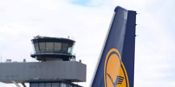 Lufthansa-Chef Carsten Spohr erwartet weltweit weitere Einschränkungen für ungeimpfte Fluggäste. (Archivbild). Foto: Soeren Stache/dpa-Zentralbild/dpa Lufthansa-Chef Carsten Spohr erwartet weltweit weitere Einschränkungen für ungeimpfte Fluggäste. (Archivbild). Foto: Soeren Stache/dpa-Zentralbild/dpa