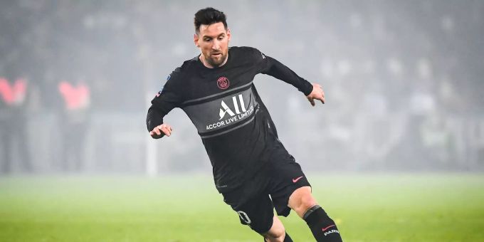 Lionel Messi im Einsatz für Paris Saint-Germain gegen den FC Nantes. Paris Saint-Germain Lionel Messi