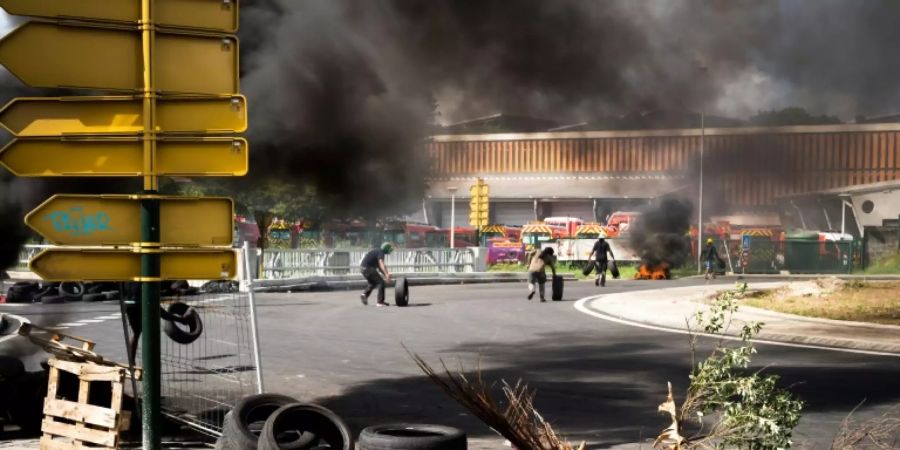 Strassenblockade in Guadeloupe