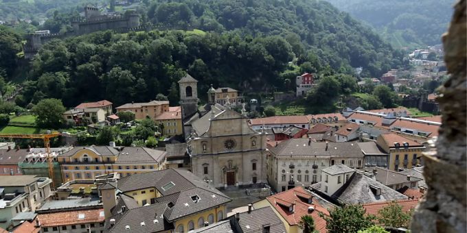Beherbergt das nächste eidgenössische Volksmusikfest: die Tessiner Hauptstadt Bellinzona. Beherbergt das nächste eidgenössische Volksmusikfest: die Tessiner Hauptstadt Bellinzona.
