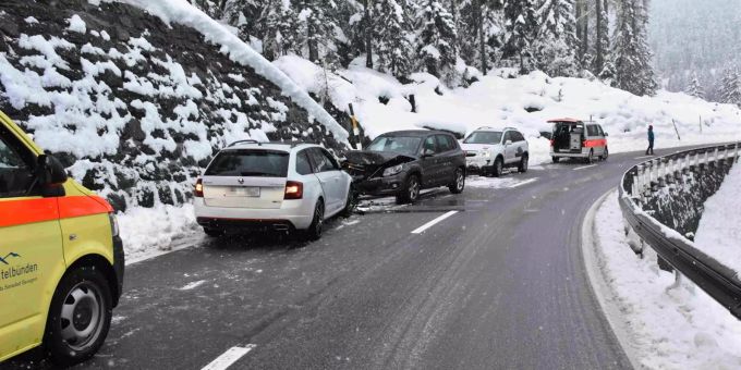 In Marmorera GR kam es zu einer Frontalkollision. Marmorera Unfall