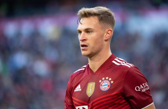 Joshua Kimmich hat in einem Interview mitgeteilt, dass er nicht gegen das Corona-Virus geimpft ist. Joshua Kimmich