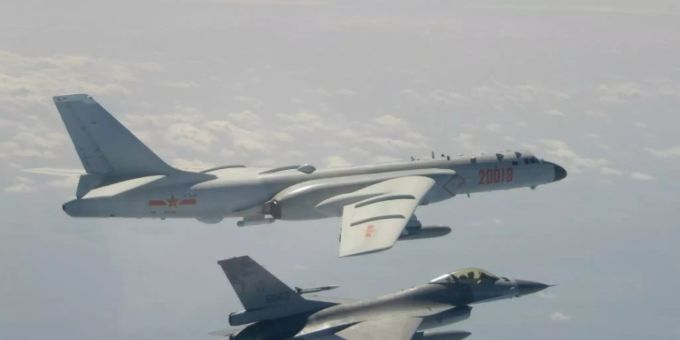 Am Nationalfeiertag - China schickt 25 Kampfflugzeuge nach Taiwan