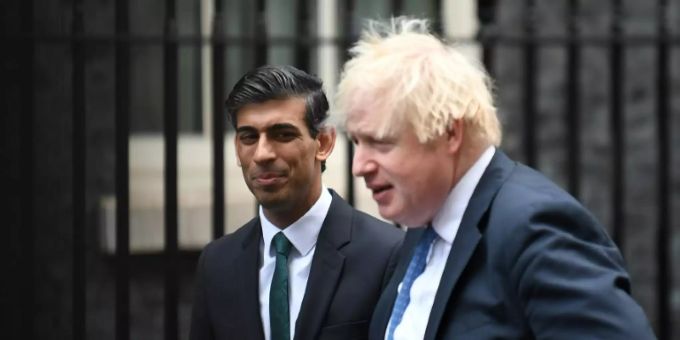 Finanzminister Sunak (li) und Premier Johnson Finanzminister Sunak (li) und Premier Johnson