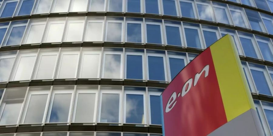 Logo von Eon am Hauptsitz in Essen