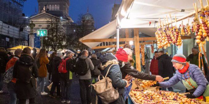 Der Zibelemärit kann unter Pendlern für Verwirrung sorgen – zu grösseren Problemen ist es aber nicht gekommen. Bern