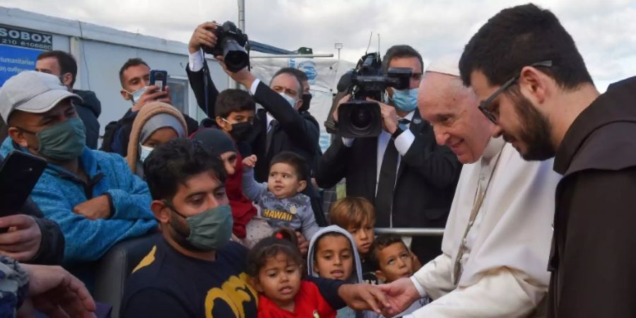 Papst Franziskus im Flüchtlingslager auf Lesbos