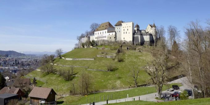 Das Schloss Lenzburg.