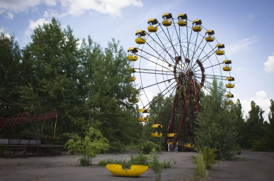 Ein verlassenes Riesenrad in der Nähe des Unglücksorts.