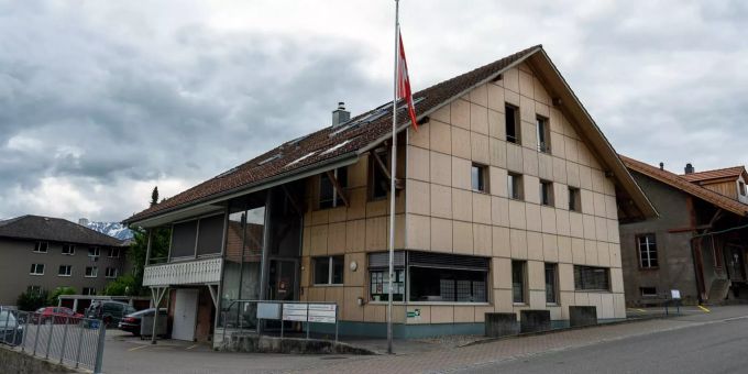 Gemeindeverwaltung Thurnen mitten im Dorf. Gemeindeverwaltung Thurnen mitten im Dorf.