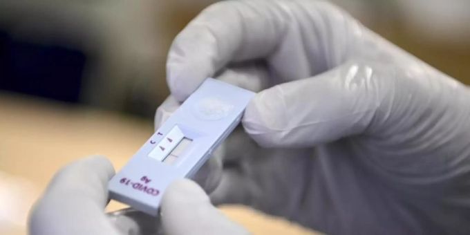 Um Corona unter Kontrolle zu bekommen, setzt die Bundesregierung auf eine Test-Offensive. Foto: Britta Pedersen/dpa-Zentralbild/dpa Um Corona unter Kontrolle zu bekommen, setzt die Bundesregierung auf eine Test-Offensive. Foto: Britta Pedersen/dpa-Zentralbild/dpa