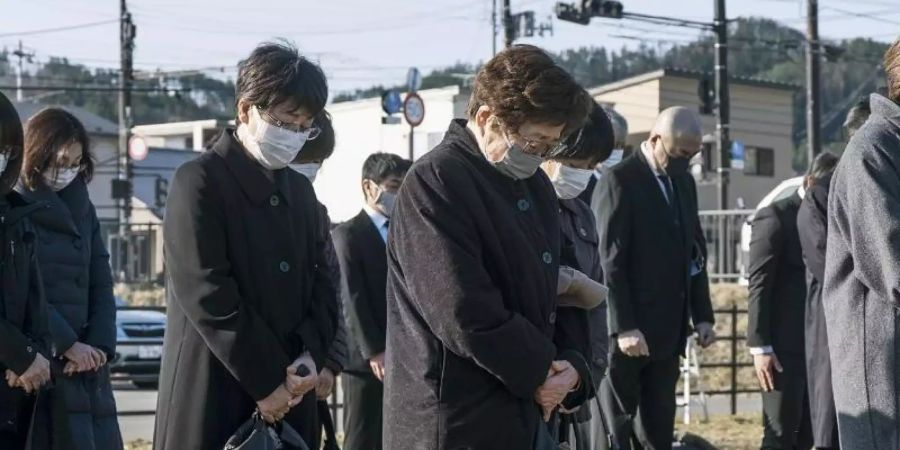 Japan gedenkt der Todesopfer am 10. Jahrestag der Tsunami-Katastrophe. Foto: Koki Sengoku/Kyodo News/AP/dpa