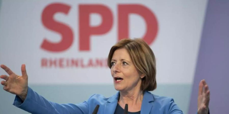 Malu Dreyer, Ministerpräsidentin von Rheinland-Pfalz stellt auf dem digitalen Landesparteitag der SPD in Mainz den Koalitionsvertrag vor. Foto: Boris Roessler/dpa