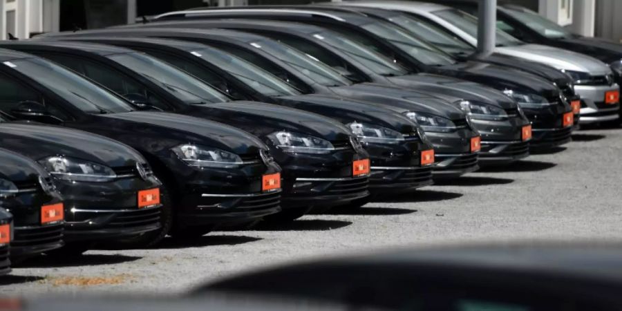 Autos bei einem Händler in Dortmund
