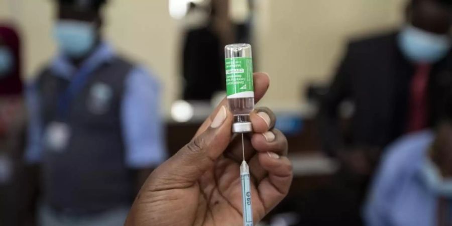 Die panafrikanische Gesundheitsbehörde Africa CDC ist besorgt, dass die Verzögerungen durch die Exportblockade in Indien den Kampf gegen das Coronavirus in Afrika stark beeinträchtigen könnte. Foto: Ben Curtis/AP/dpa