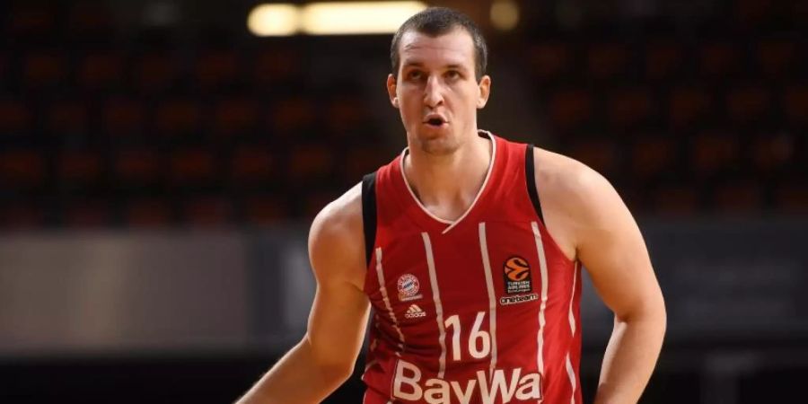 Die Bayern-Basketballer um Paul Zipser besiegten Anadolu Efes Istanbul. Foto: Tobias Hase/dpa