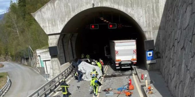 Verkehrsunfall auf der Strecke Stalden-St. Niklaus fordert ein Todesopfer.