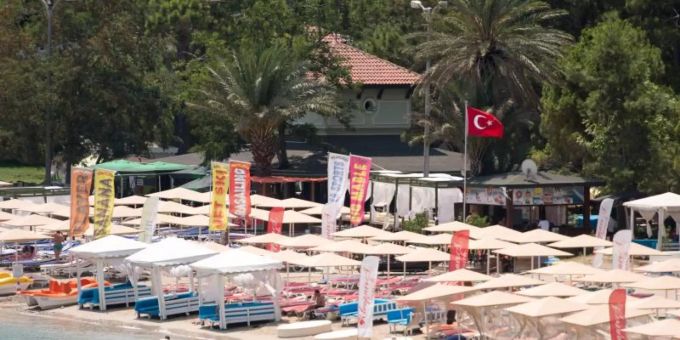 Türkei-Urlauber sollen von den ab dem 29. April geltenden Ausgangsbeschränkungen ausgenommen sein. Foto: Marius Becker/Archiv/dpa Türkei-Urlauber sollen von den ab dem 29. April geltenden Ausgangsbeschränkungen ausgenommen sein. Foto: Marius Becker/Archiv/dpa