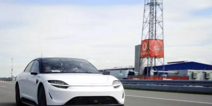 Sony entwickelt seinen Elektroauto-Prototypen mit der Anbindung an das superschnelle 5G-Datennetz weiter. Foto: Sony Group Cooperation/dpa Sony entwickelt seinen Elektroauto-Prototypen mit der Anbindung an das superschnelle 5G-Datennetz weiter. Foto: Sony Group Cooperation/dpa