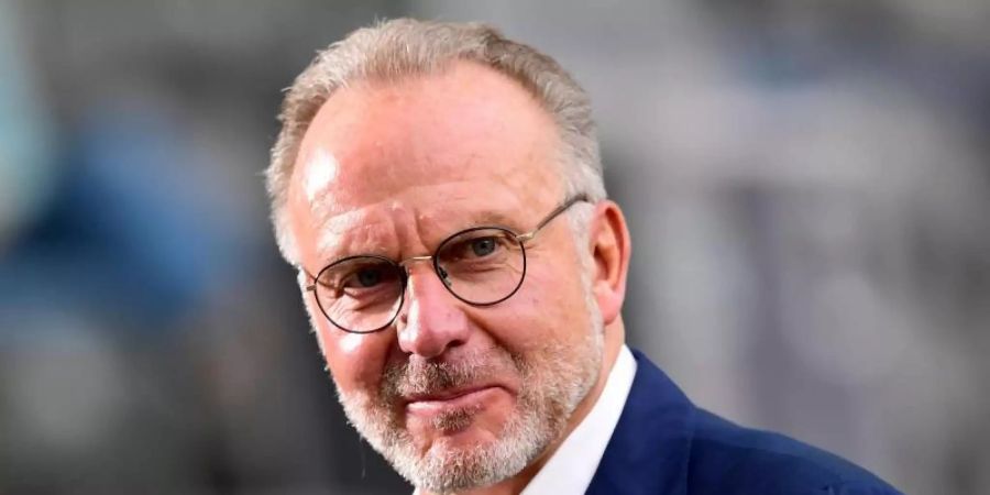 «Wir sind gut beraten, das zu Ende zu bringen, was wir vertraglich vereinbart haben. Das habe ich Hansi unmissverständlich mitgeteilt», sagt Karl-Heinz Rummenigge. Foto: Robert Michael/dpa-Zentralbild/Pool/dpa