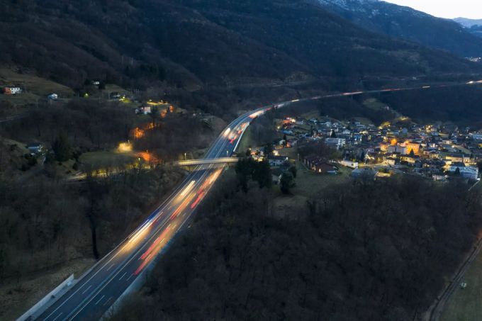 Autobahn A2 Abschnitt Bellinzona - Lugano. CO2