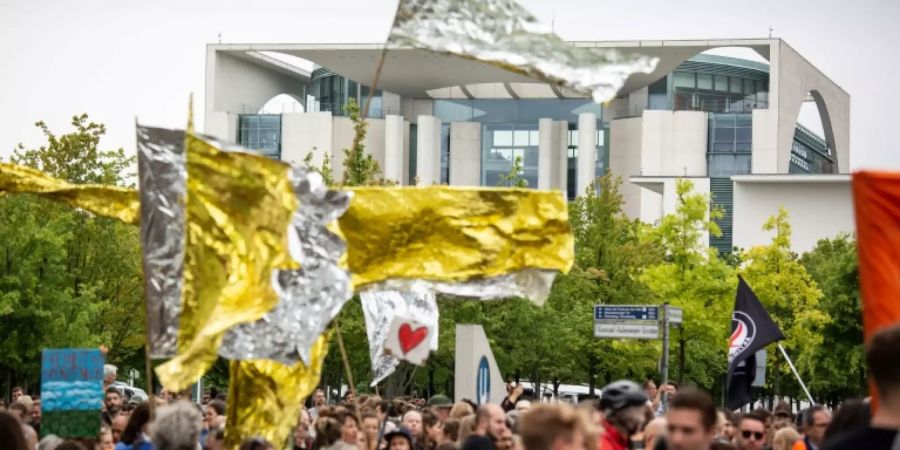 Demonstration für zivile Seenotretter in Berlin