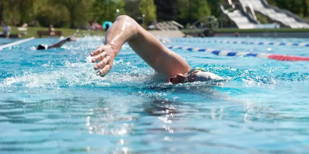 im Schwimmbad Kein Zeichen von Sauberkeit
