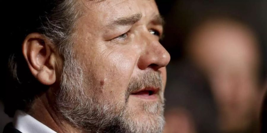 In angetrunkenem Zustand hat Russell Crowe von Leonardo DiCaprio einen Dino-Kopf gekauft. Foto: Julien Warnand