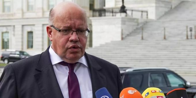 Bundeswirtschaftsminister Peter Altmaier nach einem Treffen mit dem US-Handelsbeauftragten Lighthizer. Foto: Andreas Hoenig Bundeswirtschaftsminister Peter Altmaier nach einem Treffen mit dem US-Handelsbeauftragten Lighthizer. Foto: Andreas Hoenig