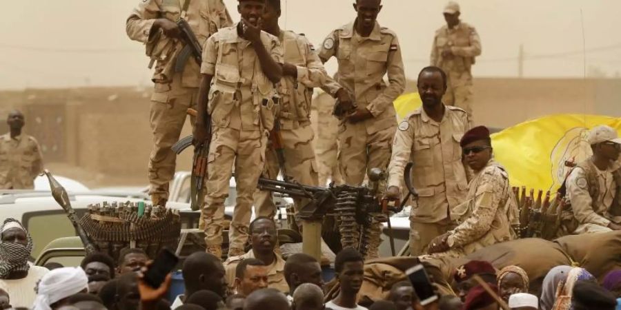 Im Sudan ist nach Angaben des regierenden Militärs ein Putschversuch verhindert worden. Foto: Hussein Malla/AP