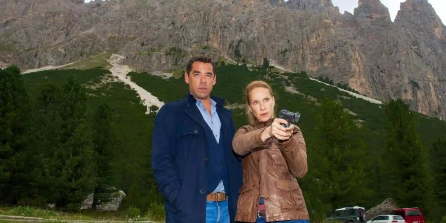 Sonja Schwarz (Chiara Schoras) und Matteo Zanchetti (Tobias Oertel) ermitteln in Bozen. Foto: Ursula Düren