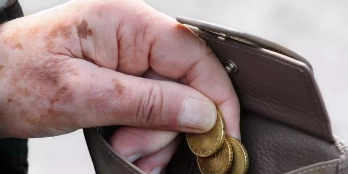Der Anteil der von Armut bedrohten Rentner könnte bis 2039 auf 21,6 Prozent wachsen. Foto: Stephanie Pilick Der Anteil der von Armut bedrohten Rentner könnte bis 2039 auf 21,6 Prozent wachsen. Foto: Stephanie Pilick