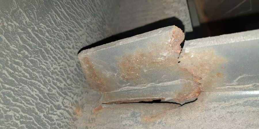 Sattelzug mit gravierenden Mängeln