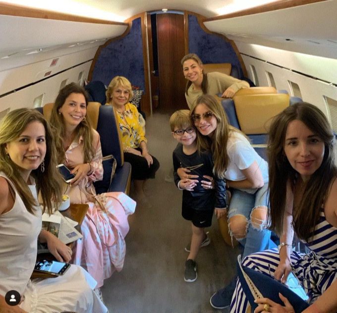 Sofia Vergara verlässt im Privatjet die Bahamas. hurrikan