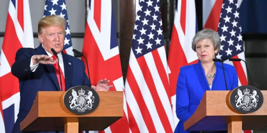 Trump (l.) und May bei der Pressekonferenz