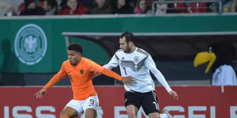 Früher für das niederländische U-21-Team im Einsatz, nun im Aufgebot der A-Nationalmannschaft: Donyell Malen (l). Foto: Silas Stein
