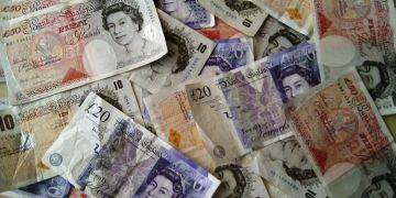 Erbe Pfund verschenkt