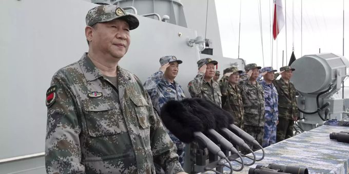 Der chinesische Präsident Xi Jinping mit dem Militär. China Military taiwan