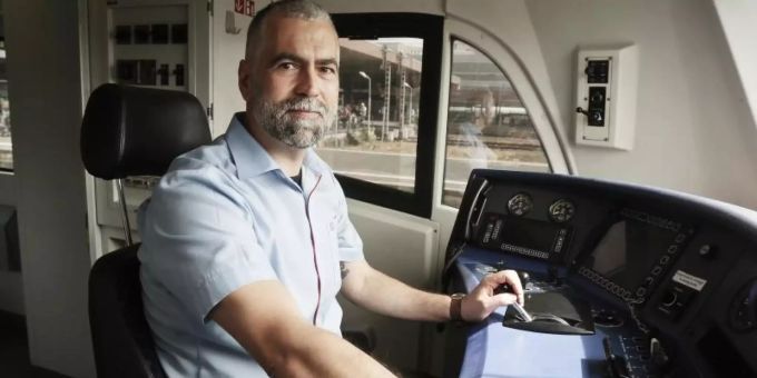 Düsseldorf - Deutsche Bahn macht Quereinsteiger zu Lokführern