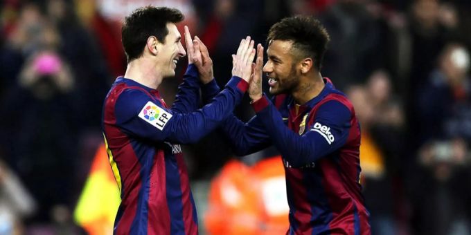 Neymar trifft im Champions League-Achtelfinale auf Kumpel Messi. Neymar