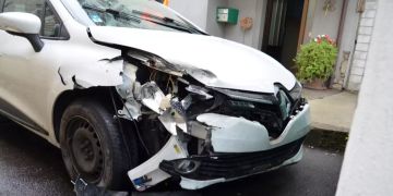 Ohne Führerausweis und fahrunfähig Auto entwendet