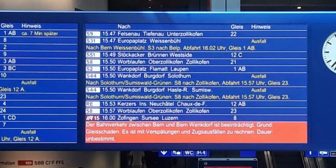 Die Schweizerische Bundesbahnen hatten gestern Probleme: Es gab massive Verspätungen in der ganzen Schweiz. SBB Zug Störung