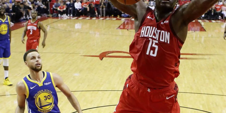 Houstons Clint Capela beim Dunk gegen die Golden State Warriors