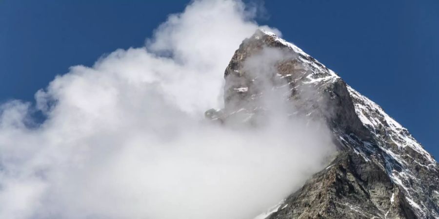 Am Hörnligrat stürzen Bergsteiger ab.