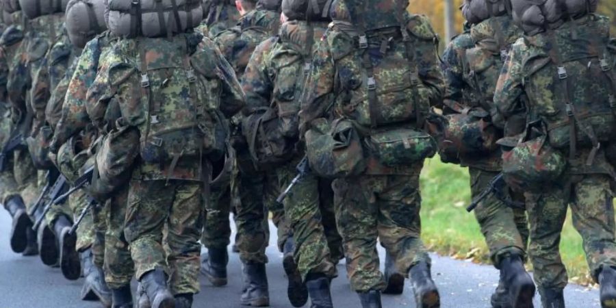 Soldaten in der Grundausbildung: Die Bundesrehierung will den Dienst in der Bundeswehr attraktiver machen. Foto: Stefan Sauer