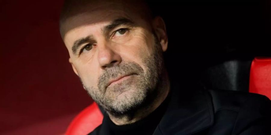 Hat ein schweres Programm vor sich: Leverkusens Trainer Peter Bosz. Foto: Rolf Vennenbernd