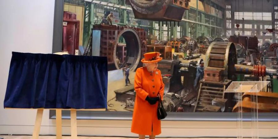 Königin Elizabeth II. im Science Museum. Foto: Simon Dawson/PA