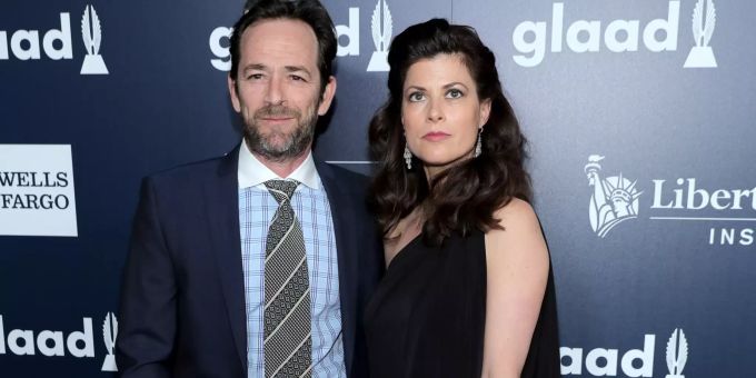 Luke Perry und Wendy Madison Bauer waren verlobt. Jetzt spricht Wendy erstmals über Lukes Tod. Luke Perry und Wendy.