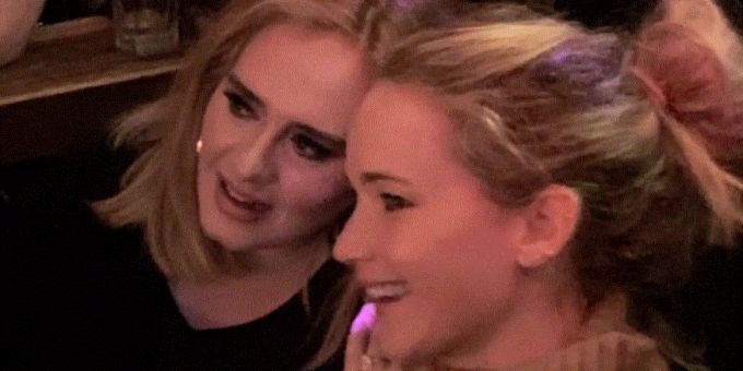 In Schwulenbar - Jennifer Lawrence und Adele feiern Suff-Party