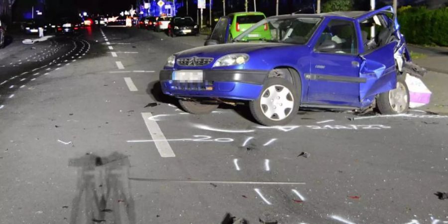 Bei dem mutmasslich illegalen Autorennen war eine unbeteiligte Autofahrerin getötet worden. Foto: Polizei Duisburg